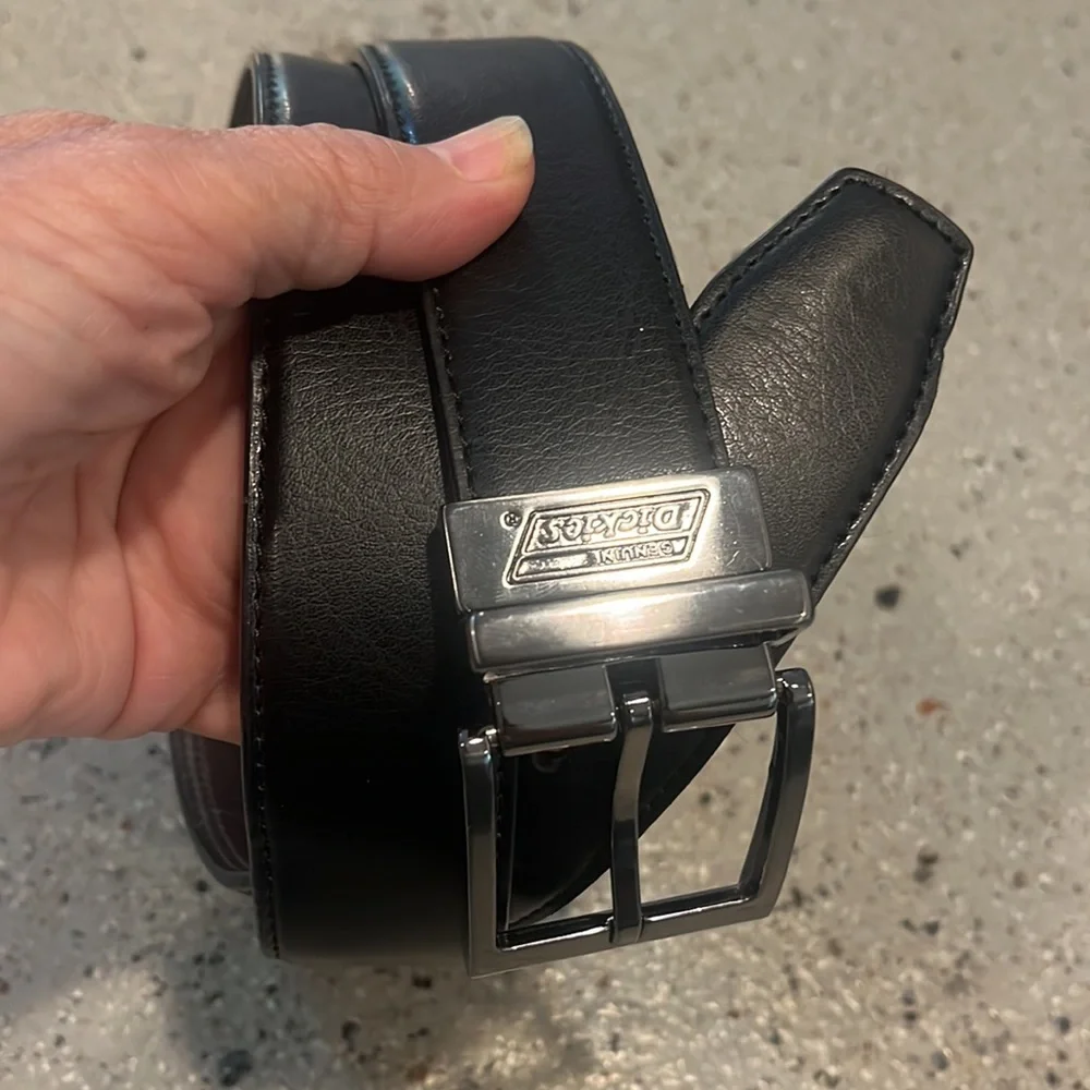 DICKIES REVERSIBLE LEATHER BELT WITH GUN METAL FINISH BUCKLE BLACK BROWN SIZE 32